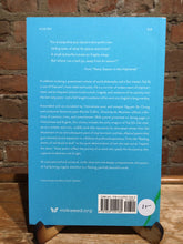 Sỹ, Tuệ Dreaming the Mountain [used paperback]