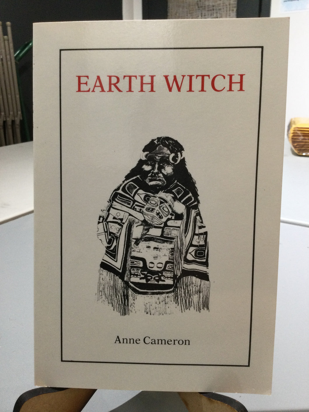 [Rare] Cameron, Anne: Earth Witch [used paperback]