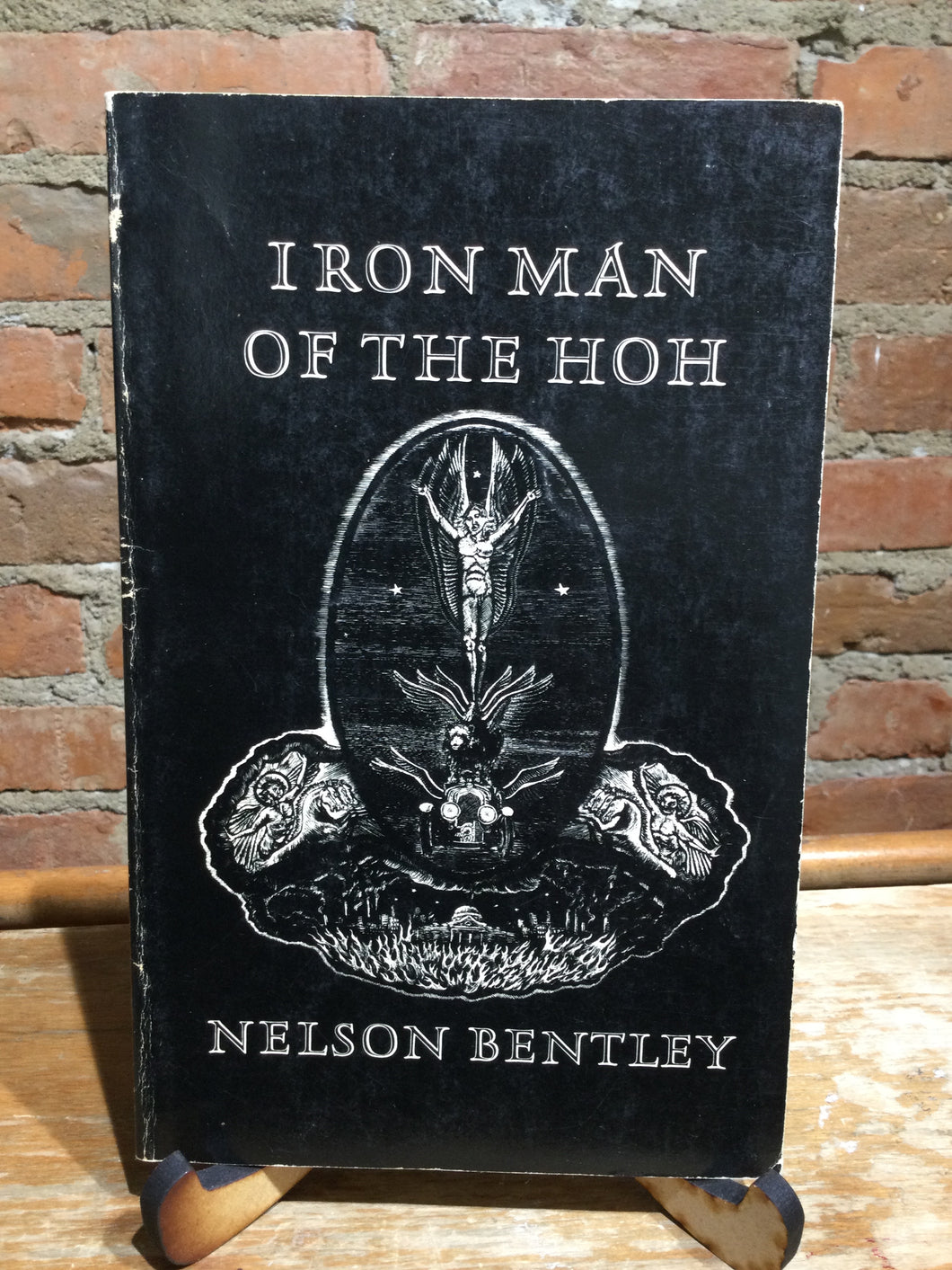 [Rare] Bentley, Nelson: Iron Man of the Hoh [used paperback]
