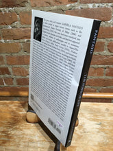 Fantanto, Gabriela: The Form of Life: New and Selected Poems 1996-2009, trans. di Pasquale, Emanuel [used paperback]