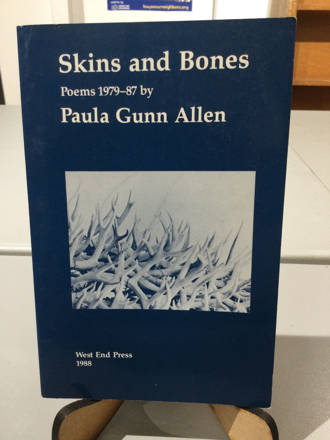 [Rare] Allen, Paula Gunn: Skim and Bones: Poems 1979-87 [used paperback]
