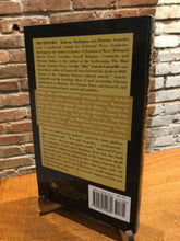[Rare] Eds. Garcia-Camarillo, Cecilio; Rodriguez, Roberto; Gonzales, Patrisia: Cantos al Sexto Sol: An Anthology of Aztlanahuac Writing [used paperback}