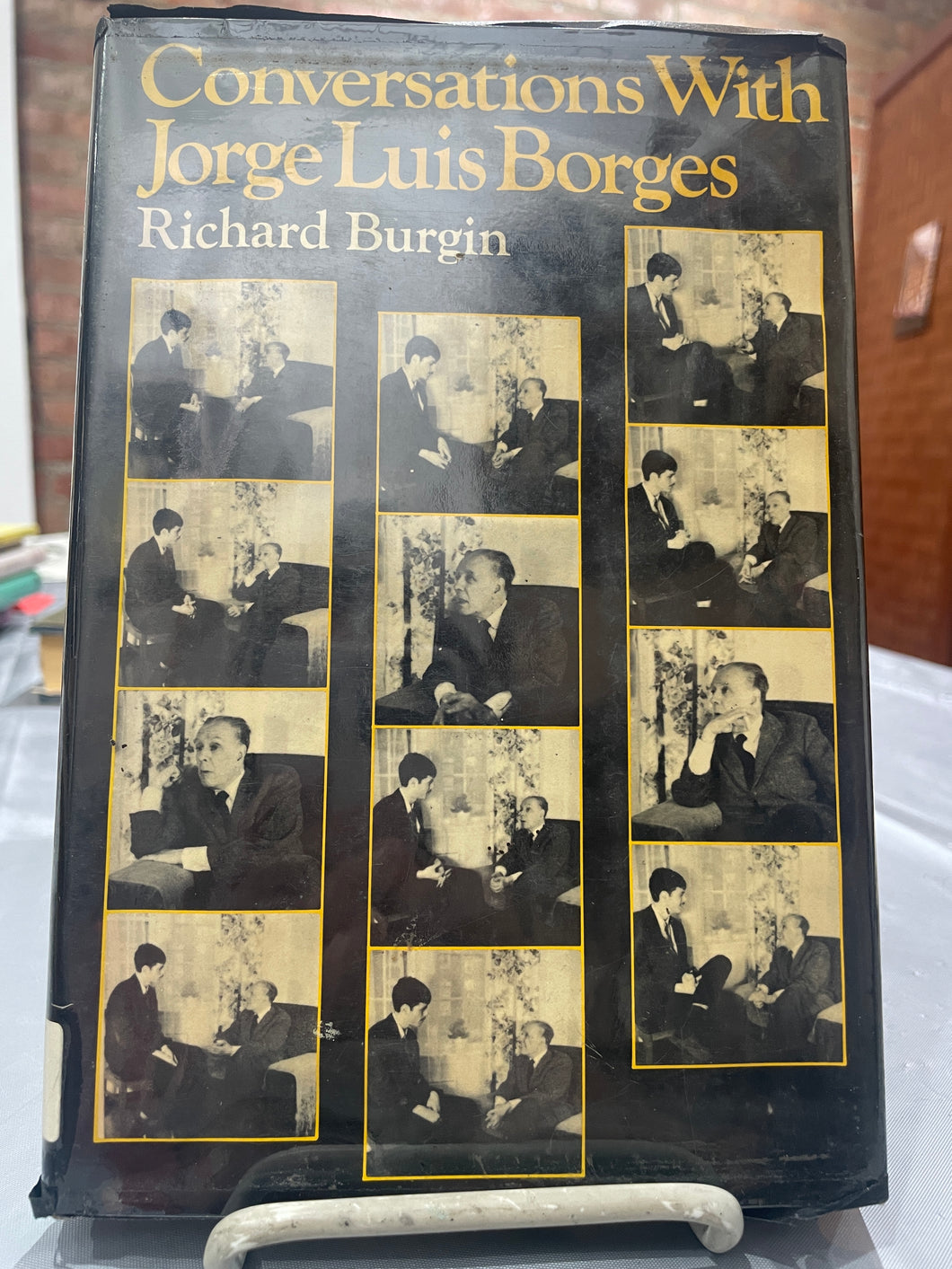 Burgin, Richard: Conversations With Jorge Luis Borges [used hardcover]